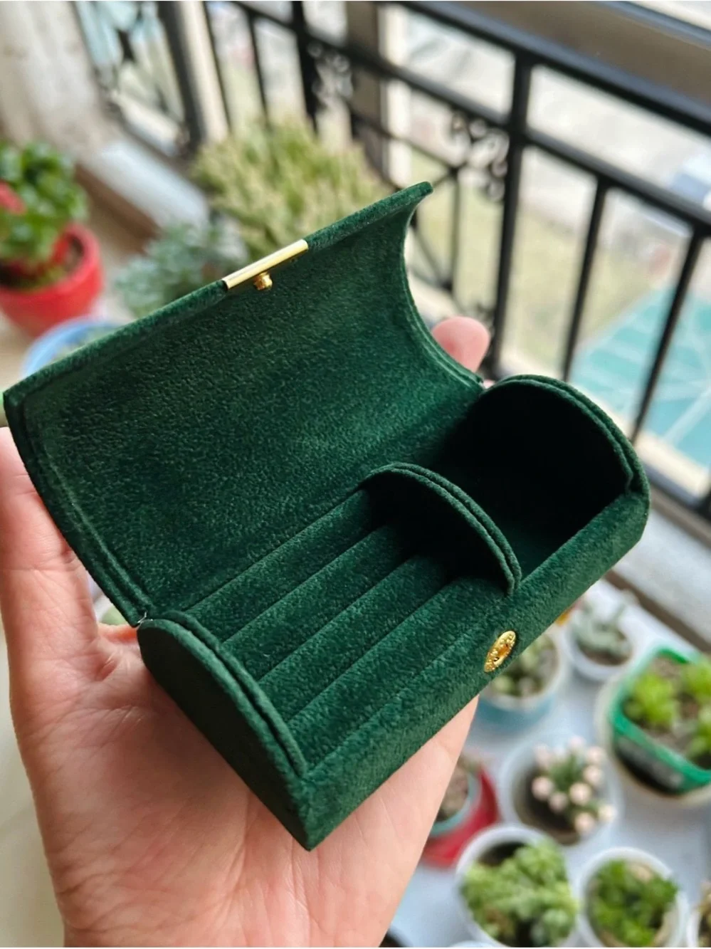 Velvet Jewelry Travel Case in Dark Green